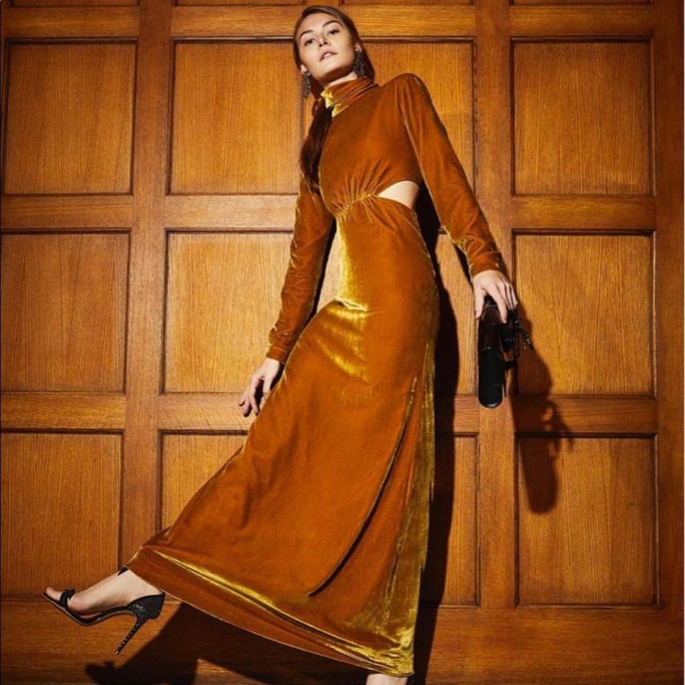 The prettiest velvet dress in all the world